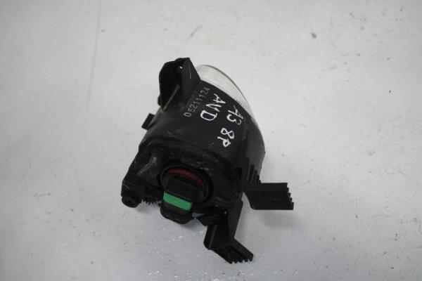 FEU ANTIBROUILLARD DROIT A3 8P 2003-2013 / A4 B7 2004-2008 - Vue 2